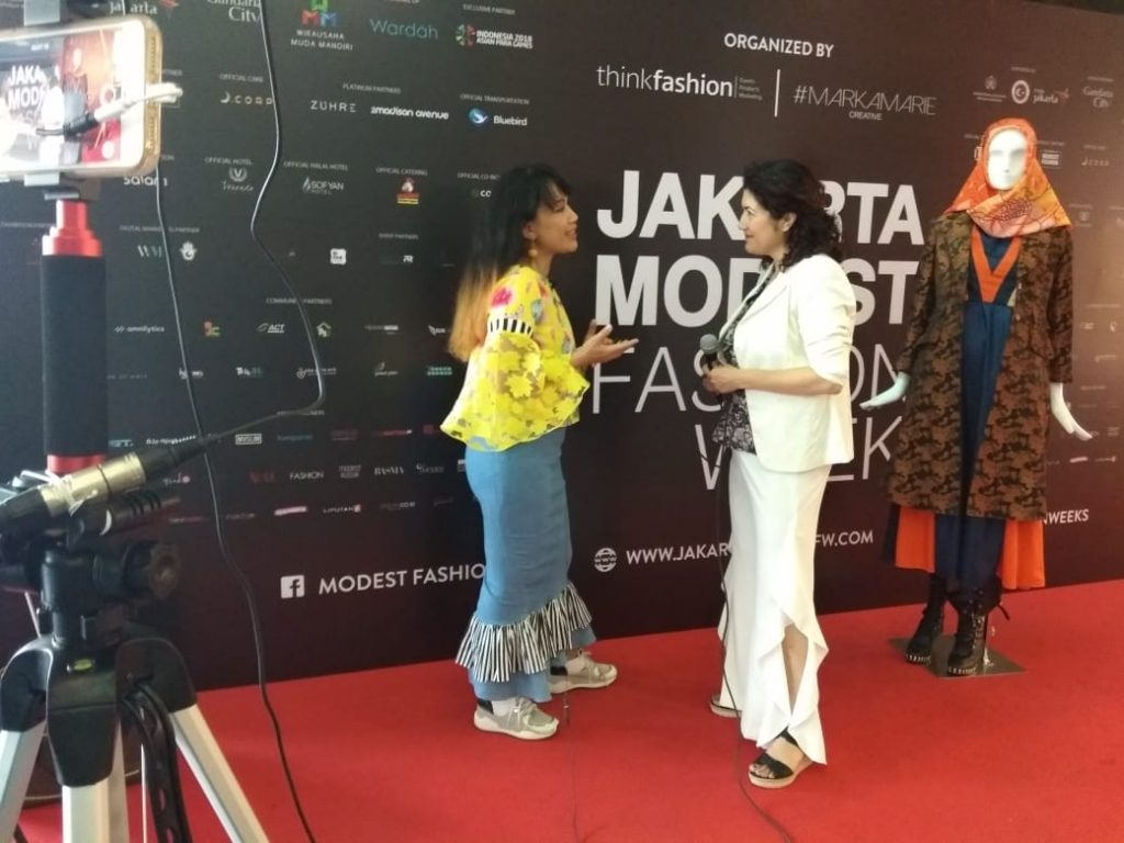 sara jamshidi, peace journalism, jakarta, modest fashion