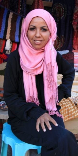 petra jordan how to wear headscarf in petra, jordan, as a tourist
